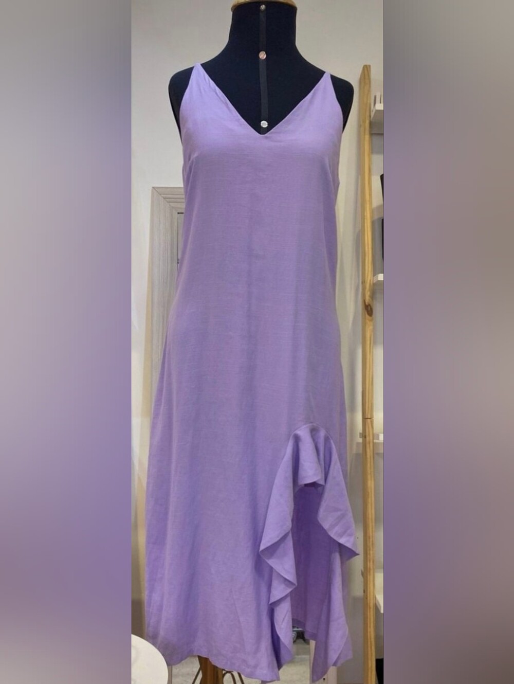 Leeloo asymmetric midi dress in a soft lilac/lavender shade Size 38
